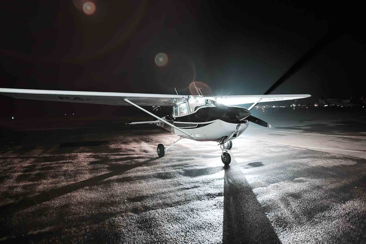 Самолёт Cessna-172 для полётов над городом
