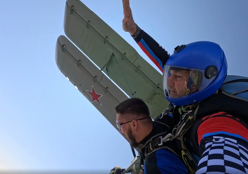 Отделение от самолёта Л-410